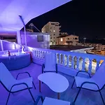 Esel * Sarandë