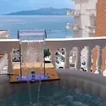 Esel * Sarandë