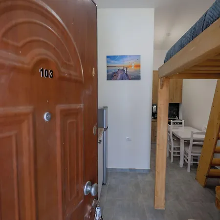 Esel 아파트 Sarandë